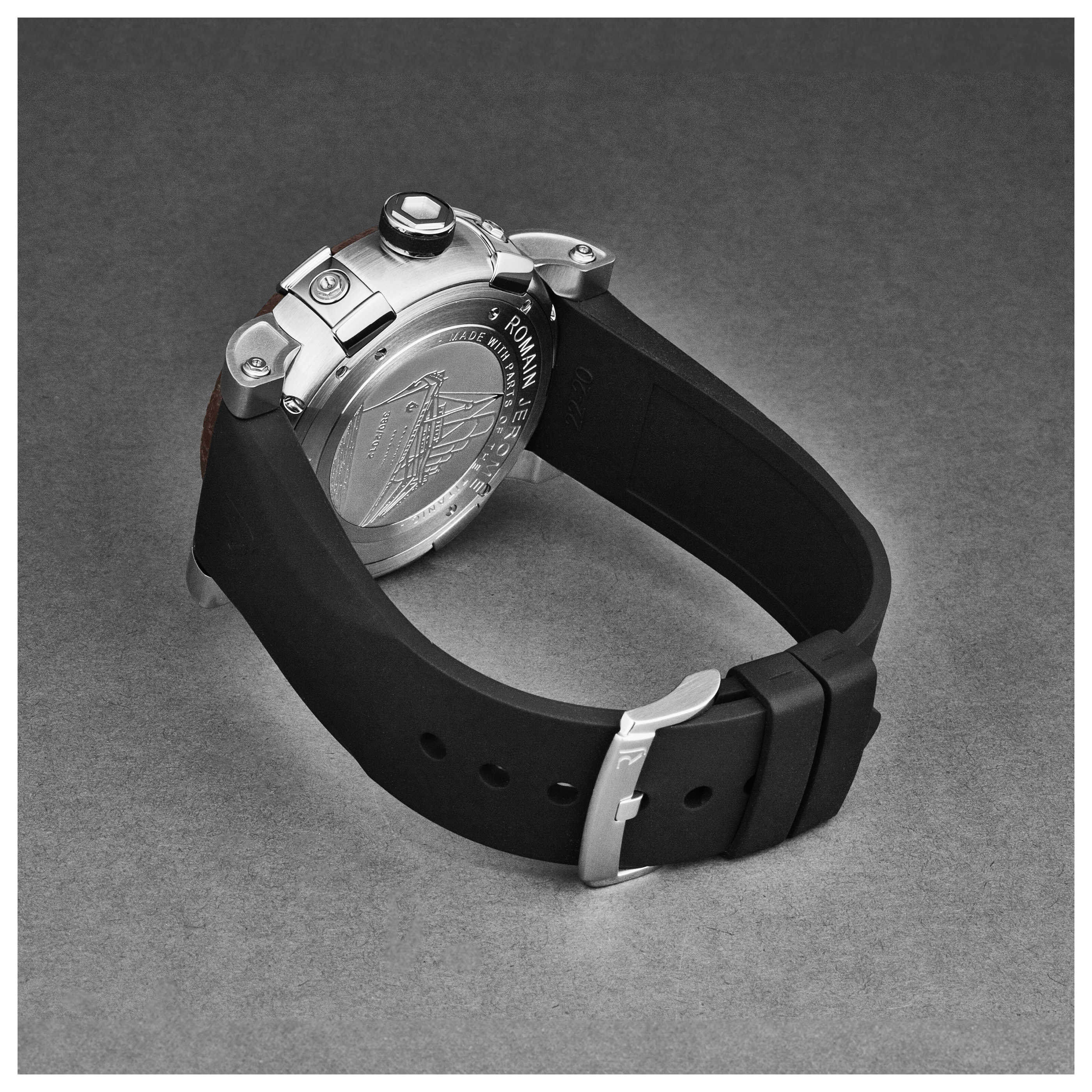 Romain Jerome Men's Watch RJTGAU.403.10 2 Romain Jerome Men's Watch RJTGAU.403.10