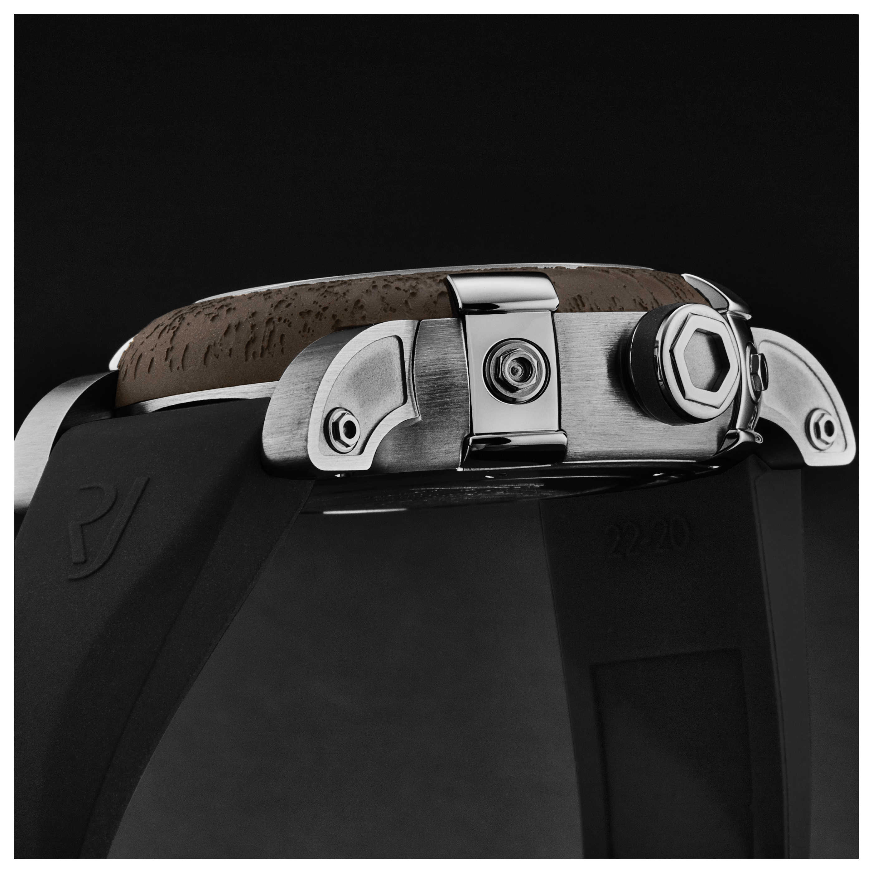 Romain Jerome Men's Watch RJTGAU.201.10 7 Romain Jerome Men's Watch RJTGAU.201.10